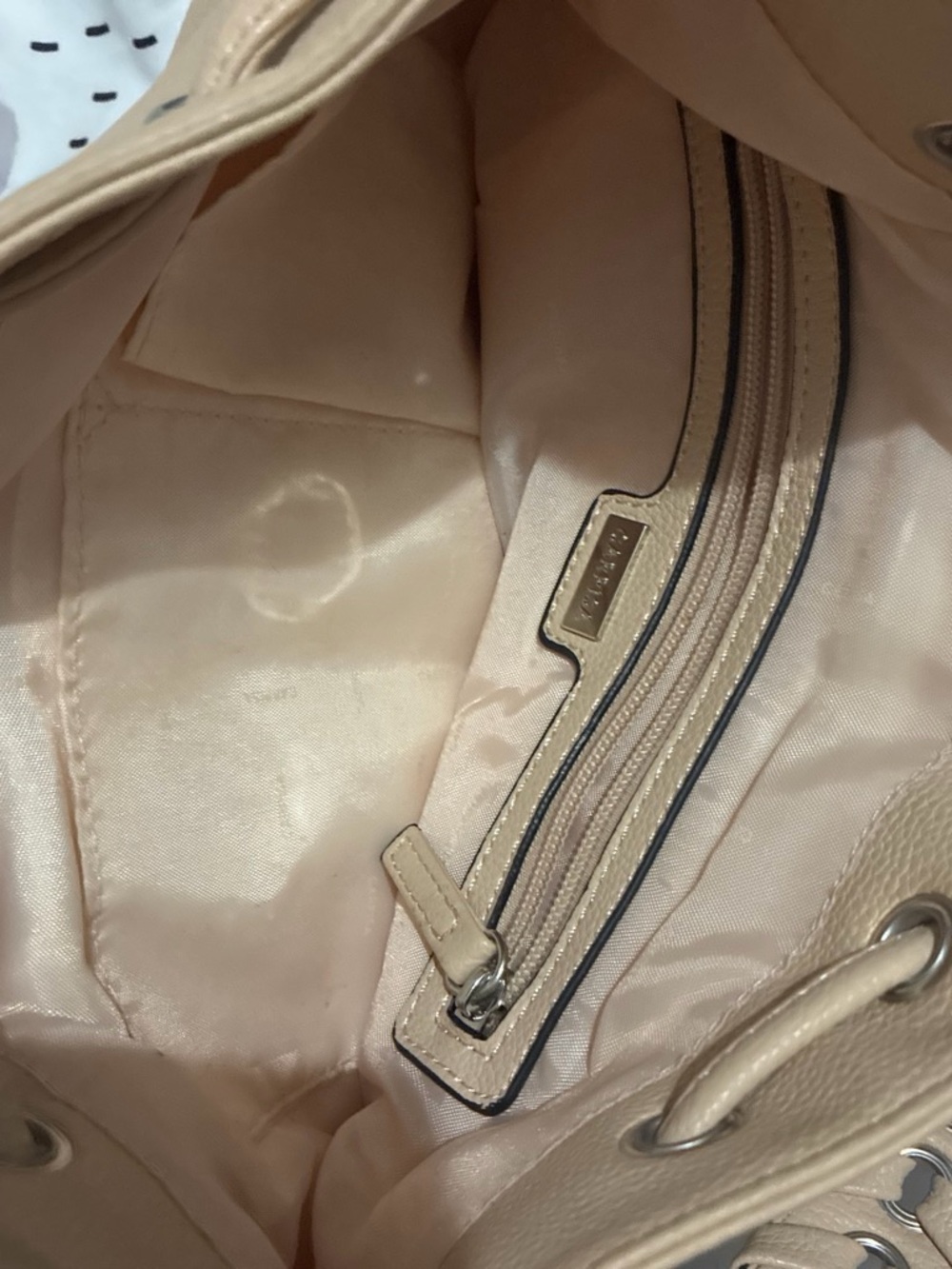 Beige Women's Tote Bag with Interior Zip Pocket